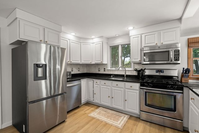 23 Eastwood Circuit, Boston, MA 02132