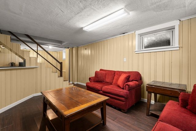 23 Eastwood Circuit, Boston, MA 02132
