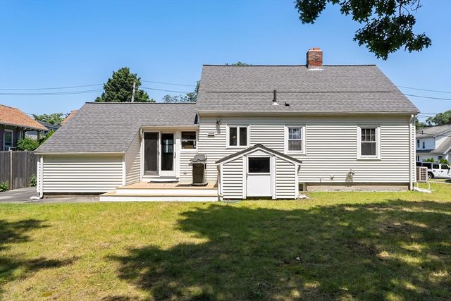 23 Eastwood Circuit, Boston, MA 02132