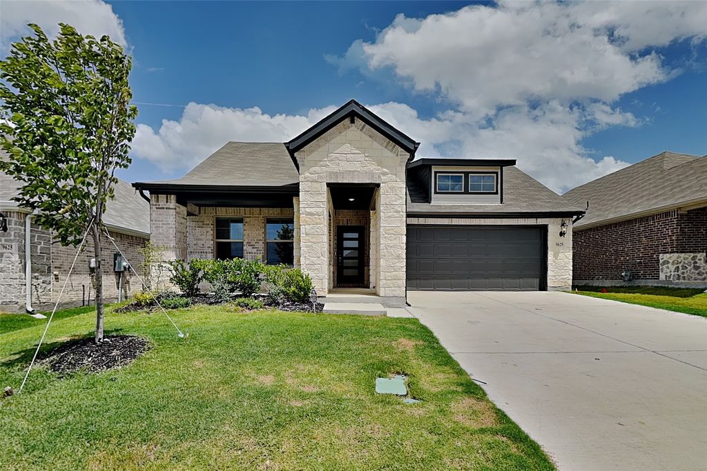 9629 Rattlesnake Trail, Fort Worth, TX 76036
