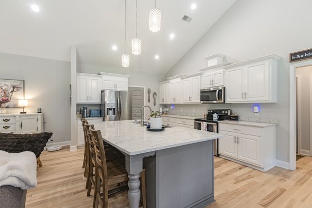 1600 Ledford Rd, Culleoka, TN 38451