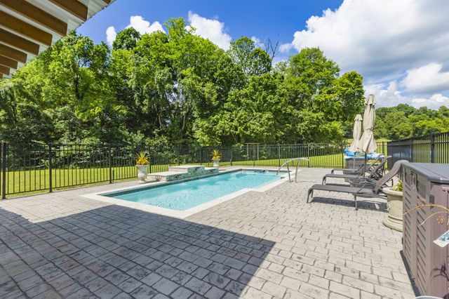 1600 Ledford Rd, Culleoka, TN 38451
