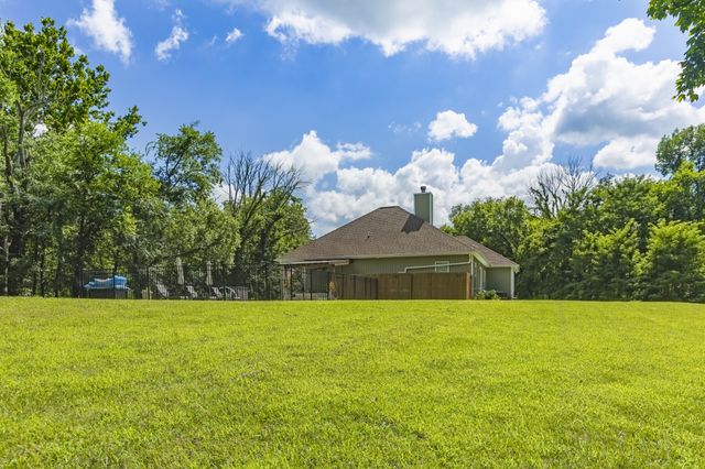 1600 Ledford Rd, Culleoka, TN 38451