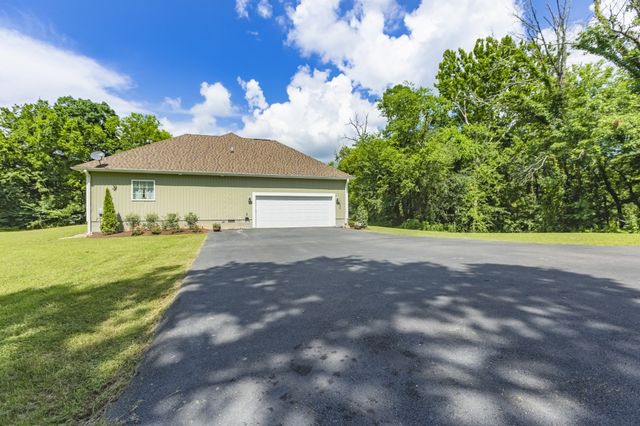 1600 Ledford Rd, Culleoka, TN 38451