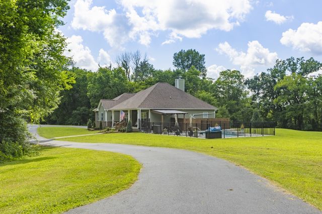 1600 Ledford Rd, Culleoka, TN 38451