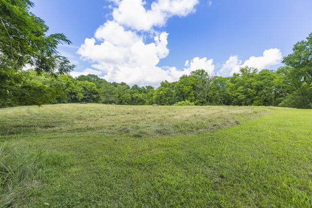 1600 Ledford Rd, Culleoka, TN 38451