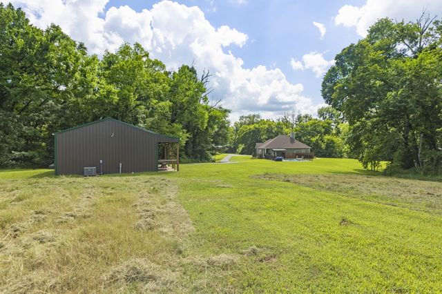 1600 Ledford Rd, Culleoka, TN 38451