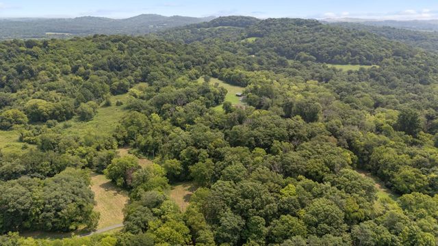 1600 Ledford Rd, Culleoka, TN 38451