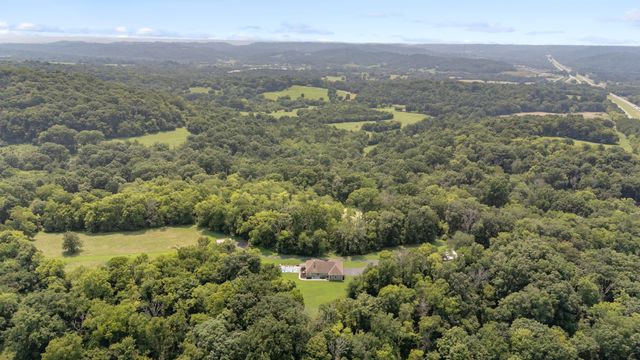 1600 Ledford Rd, Culleoka, TN 38451