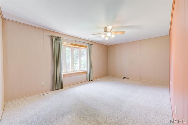 14 Lee Court, St Charles, MO 63301