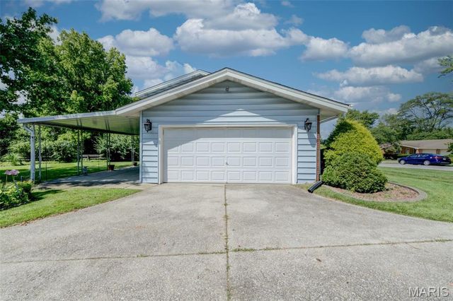 14 Lee Court, St Charles, MO 63301