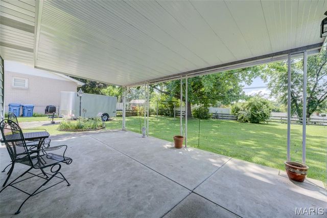 14 Lee Court, St Charles, MO 63301