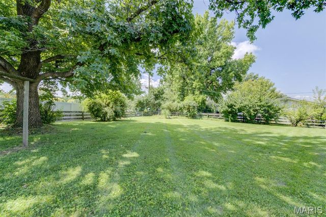 14 Lee Court, St Charles, MO 63301