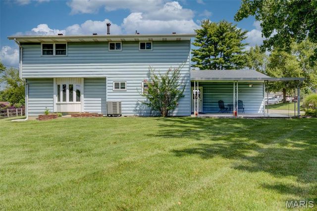 14 Lee Court, St Charles, MO 63301