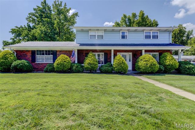 14 Lee Court, St Charles, MO 63301