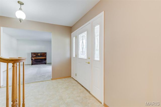 14 Lee Court, St Charles, MO 63301