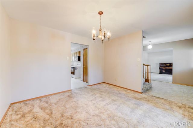 14 Lee Court, St Charles, MO 63301