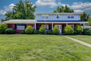 14 Lee Court, St Charles, MO 63301