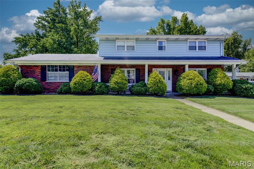 14 Lee Court, St Charles, MO 63301