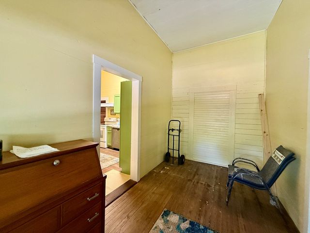 204 W Line Street, Hartford, AL 36344