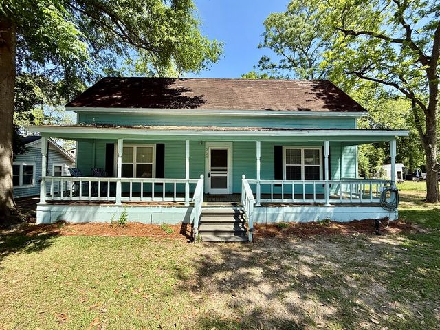 204 W Line Street, Hartford, AL 36344