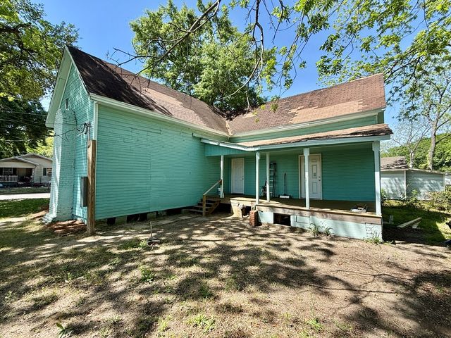 204 W Line Street, Hartford, AL 36344