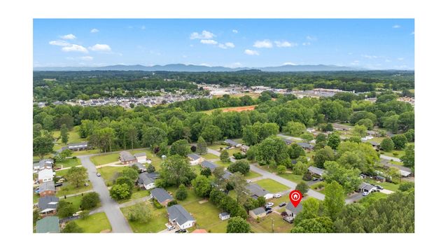 1 Dallas Street, Inman, SC 29349