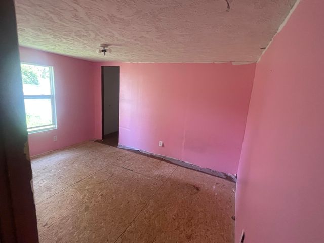 1457 Pine Grove School Road, London, KY 40744