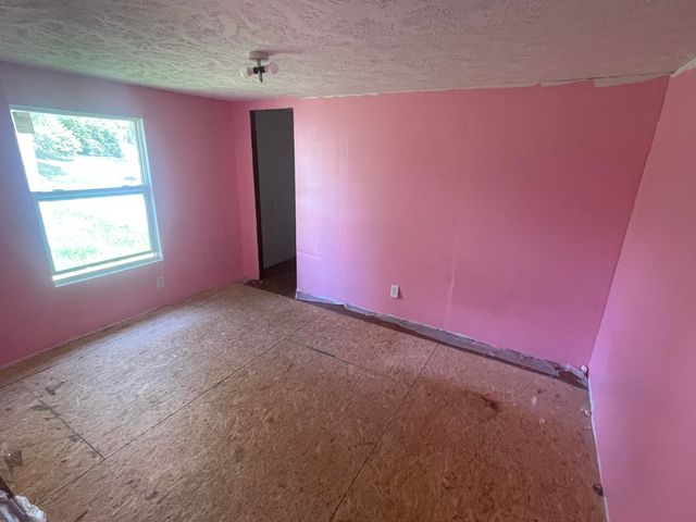 1457 Pine Grove School Road, London, KY 40744