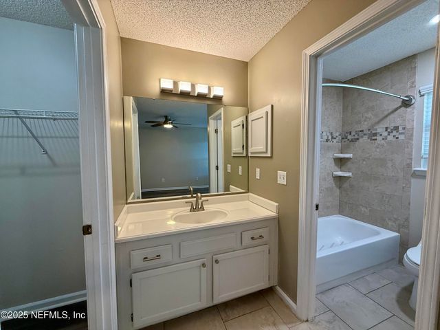 4578 BLUE STREAM Lane N, Jacksonville, FL 32224