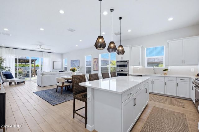 5963 E LONE CACTUS Road, Phoenix, AZ 85054
