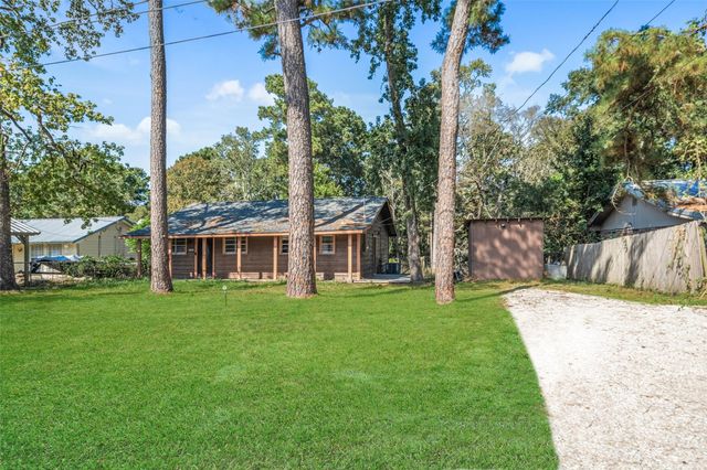 10386 E Pecan Street, Willis, TX 77318