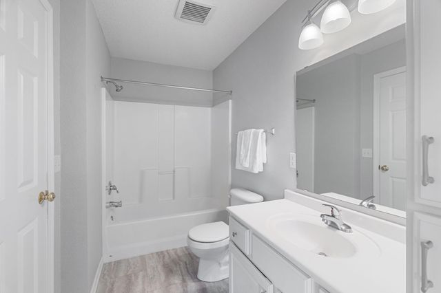 166 Bridgewater Trail, Hudson, WI 54016