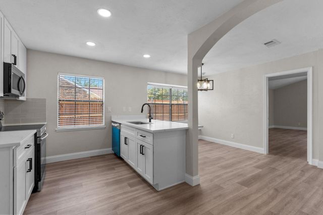 3312 Amberway Drive, Arlington, TX 76014