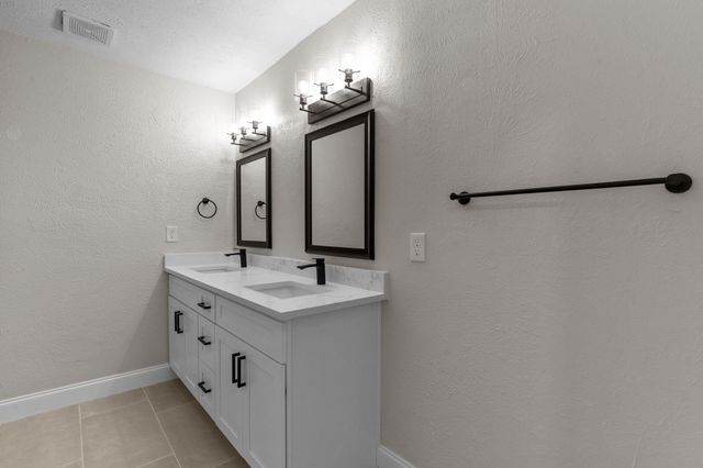 3312 Amberway Drive, Arlington, TX 76014