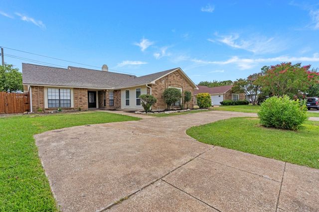 3312 Amberway Drive, Arlington, TX 76014