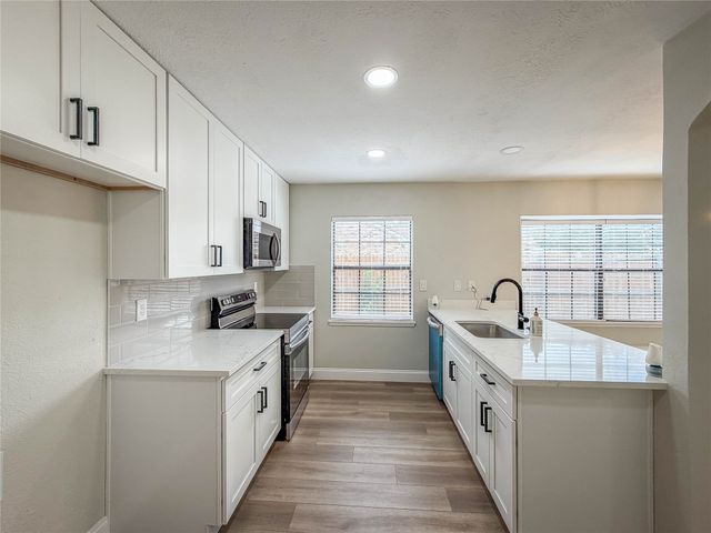 3312 Amberway Drive, Arlington, TX 76014