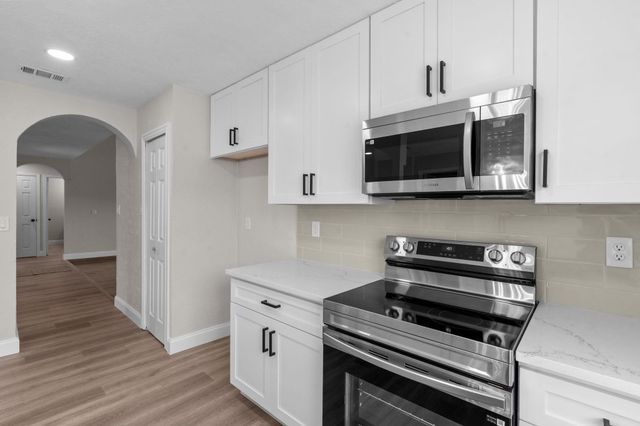 3312 Amberway Drive, Arlington, TX 76014