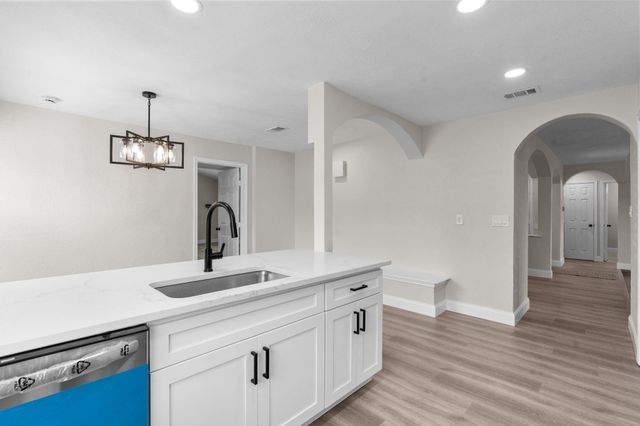 3312 Amberway Drive, Arlington, TX 76014