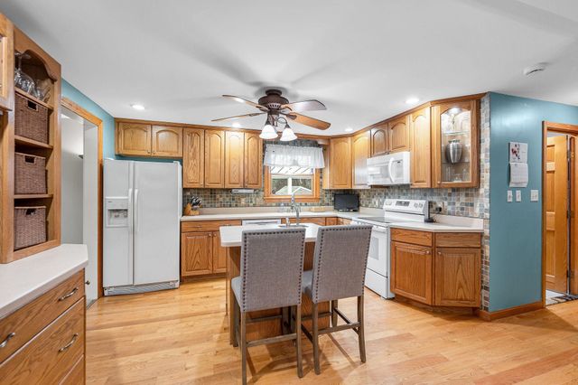 31 Leonard Drive, Pelham, NH 03076