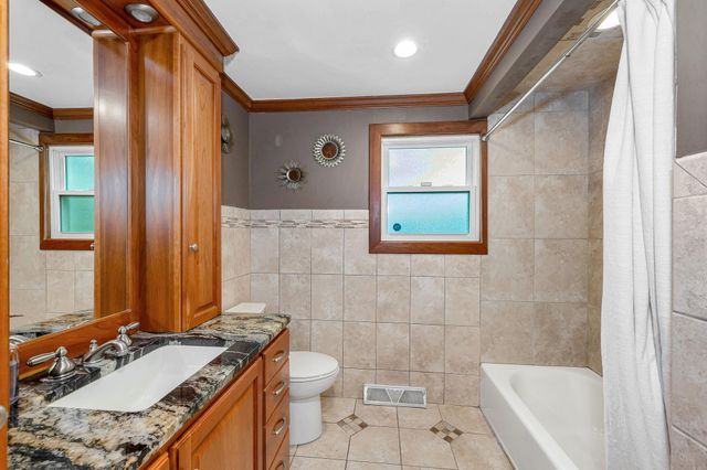 31 Leonard Drive, Pelham, NH 03076