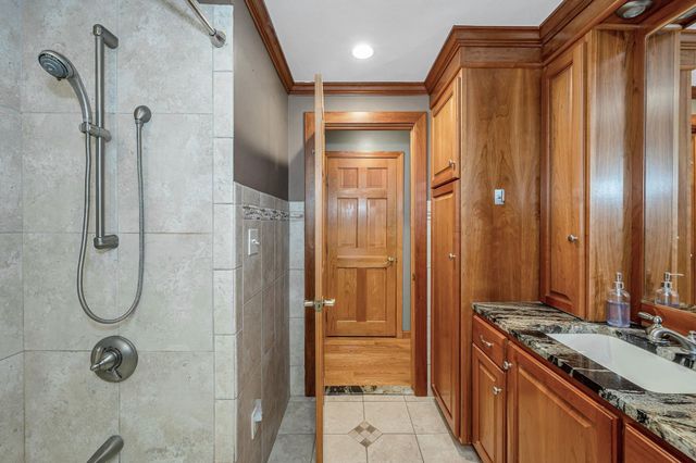 31 Leonard Drive, Pelham, NH 03076