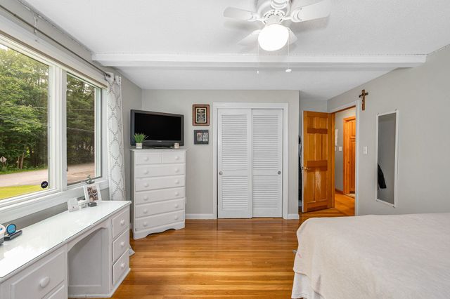 31 Leonard Drive, Pelham, NH 03076