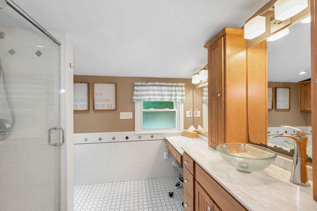 31 Leonard Drive, Pelham, NH 03076