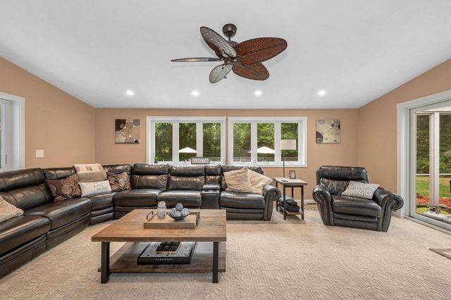 31 Leonard Drive, Pelham, NH 03076