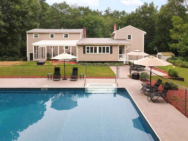 31 Leonard Drive, Pelham, NH 03076