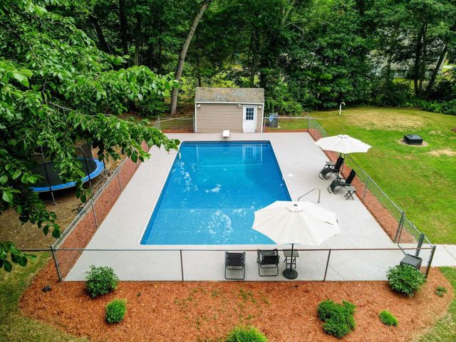 31 Leonard Drive, Pelham, NH 03076