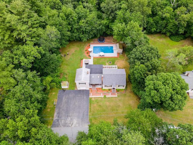 31 Leonard Drive, Pelham, NH 03076