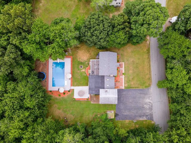 31 Leonard Drive, Pelham, NH 03076
