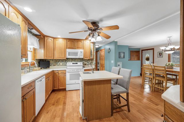 31 Leonard Drive, Pelham, NH 03076